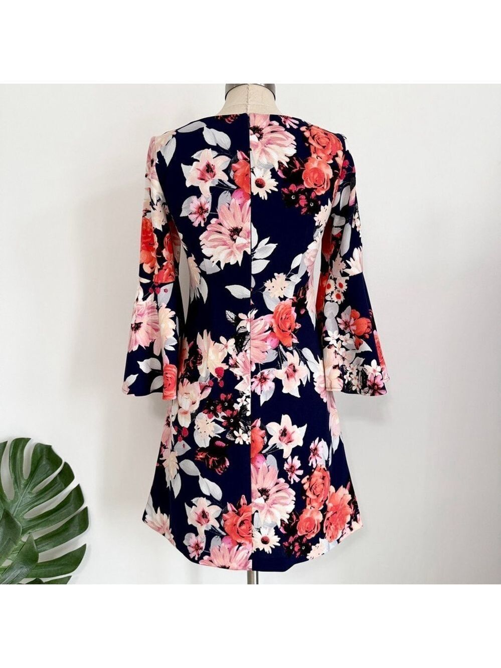 Eliza J Navy Blue Floral Bell Sleeve Mini Dress Size 2 Fit & Flare Party - Picture 6 of 15